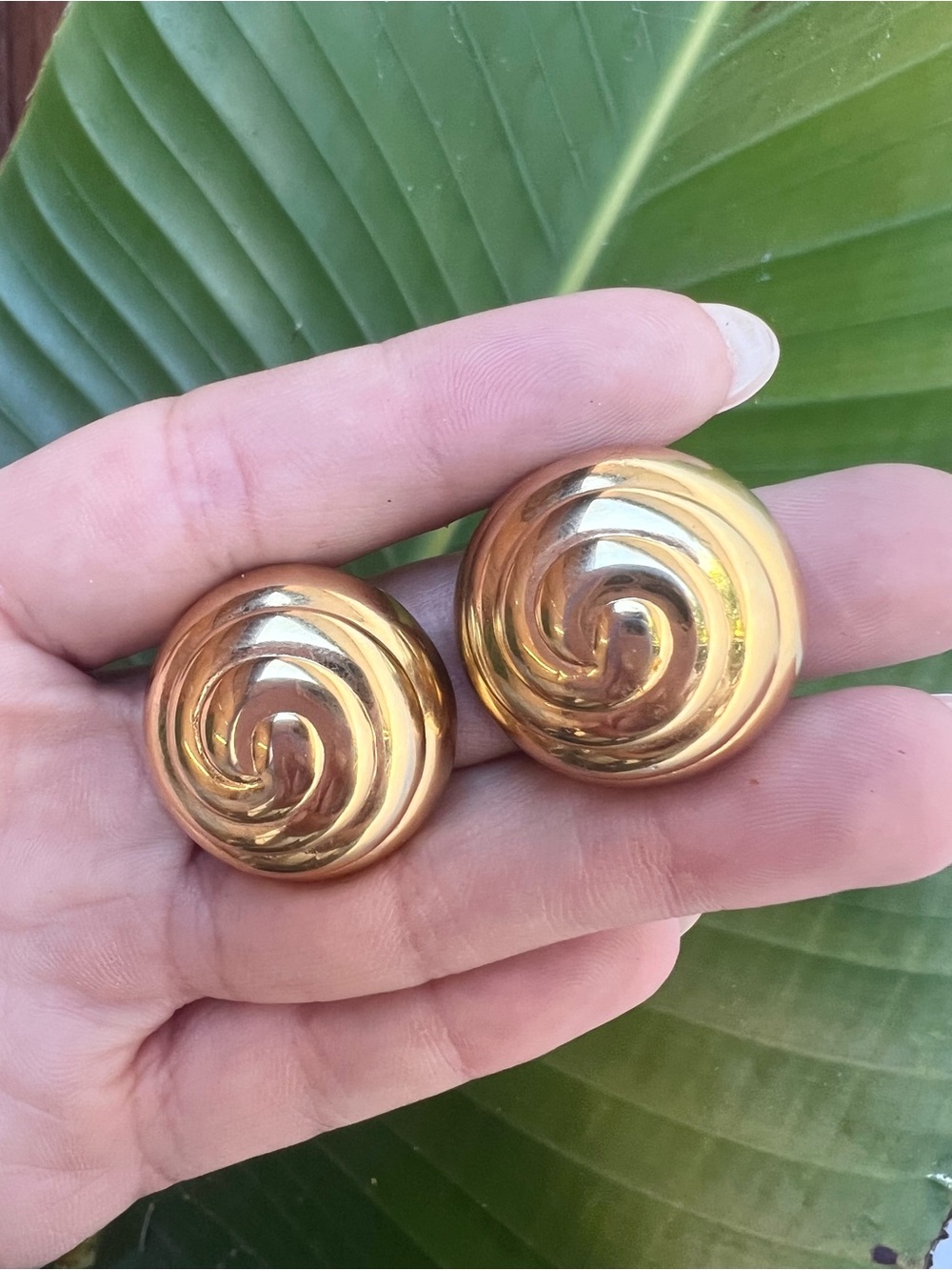 ESCADA Stamped 1980’s Vintage Gold Tone Domed Swirl Button Clip On Earrings